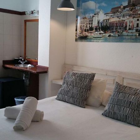 Hostal Ibiza Hotel Bagian luar foto