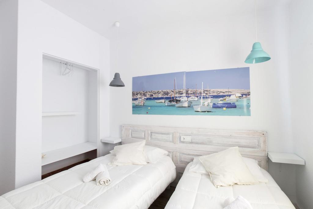 Hostal Ibiza Hotel Bagian luar foto