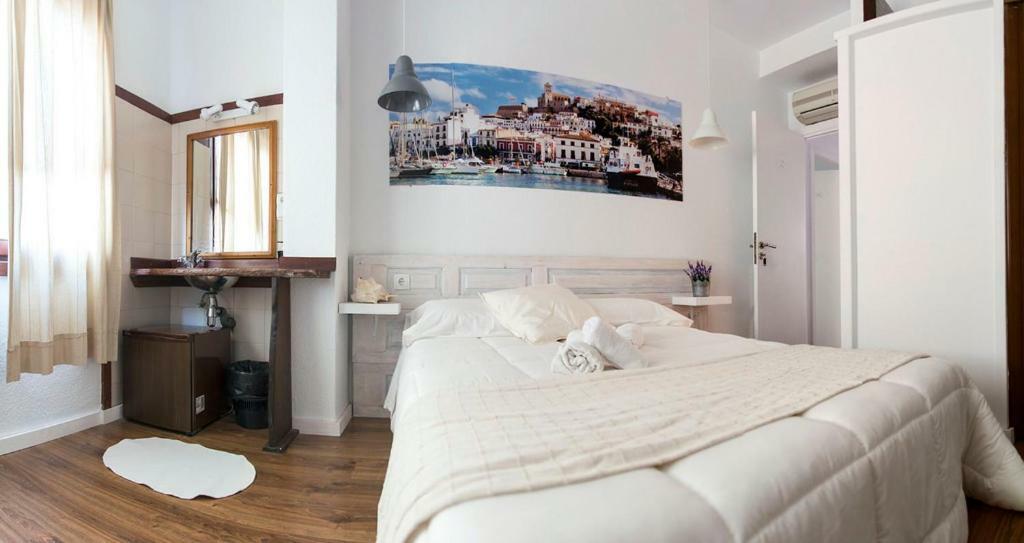 Hostal Ibiza Hotel Bagian luar foto