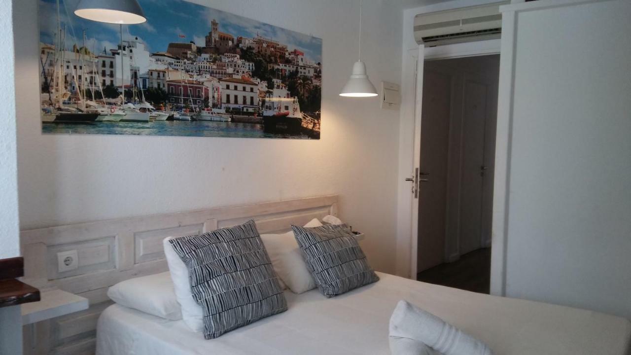 Hostal Ibiza Hotel Bagian luar foto