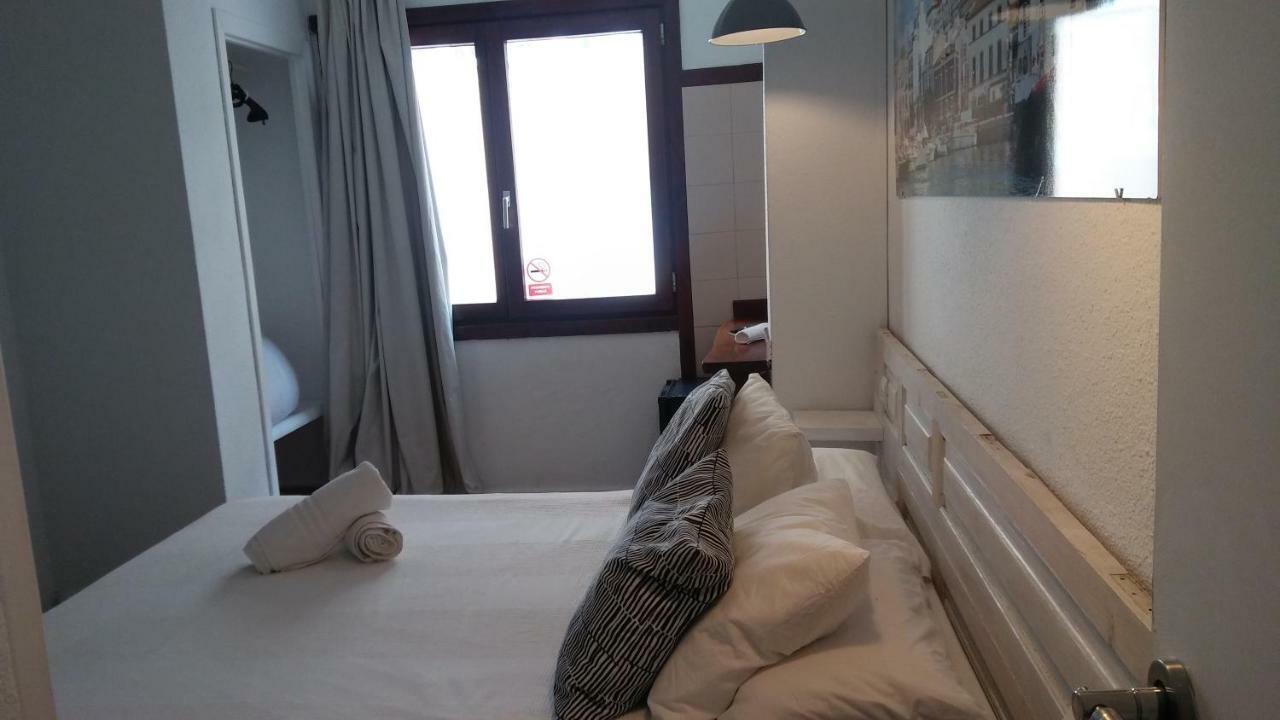 Hostal Ibiza Hotel Bagian luar foto